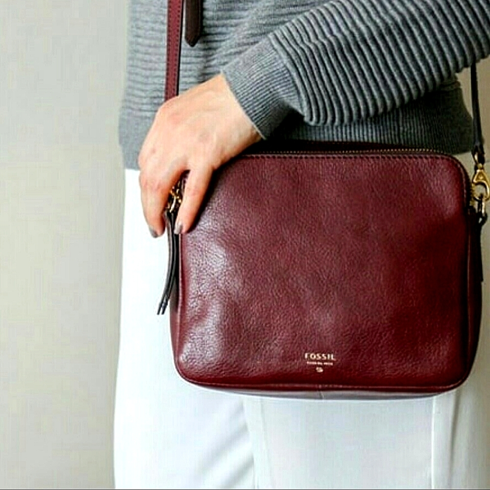 Authentic Fossil Sydney Cross Body Sling Purse, Wine